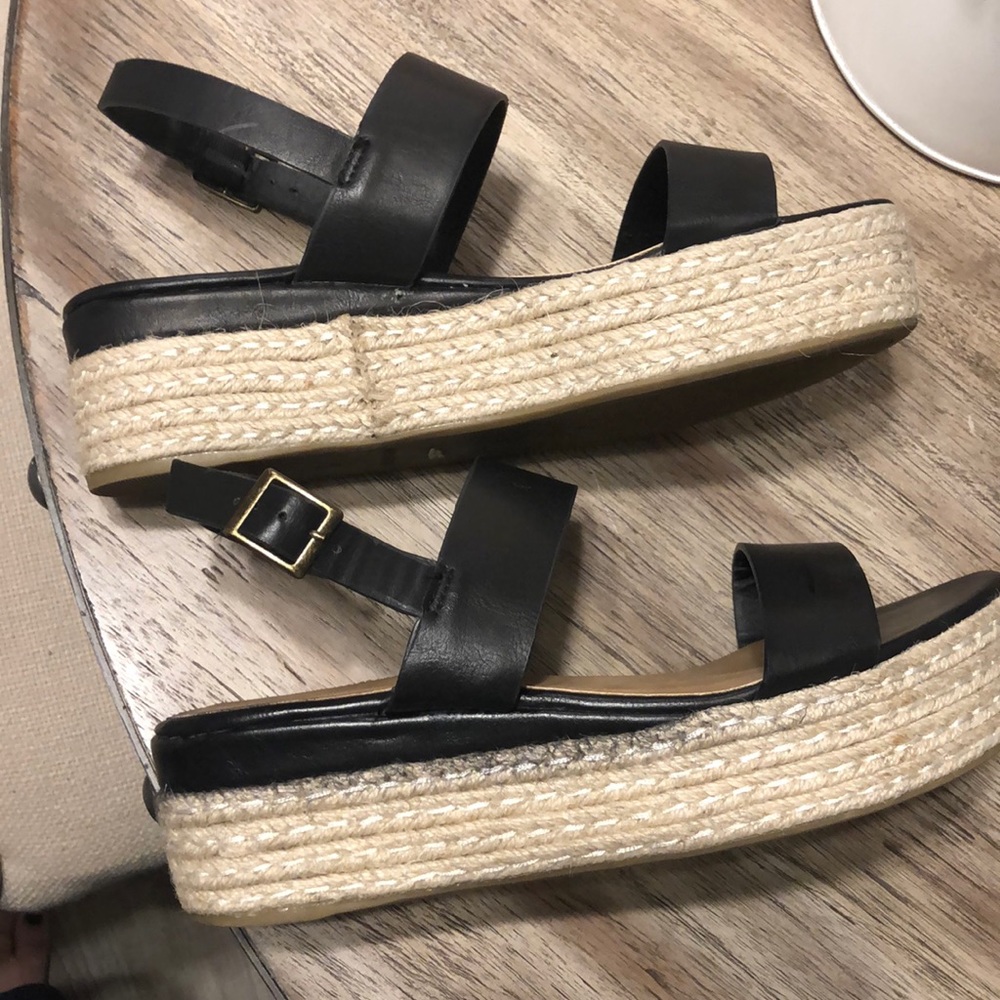 Sandals - Picture 2 of 6